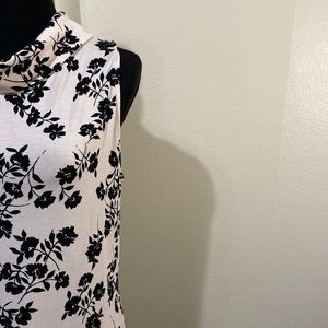 Liz Claiborne baby pink floral swing top